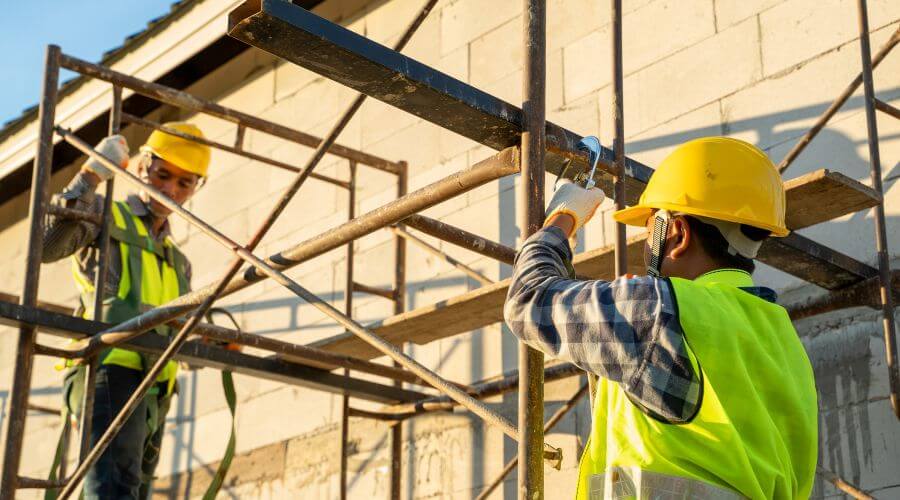 Professional gutter cleaning in Sunland, CA